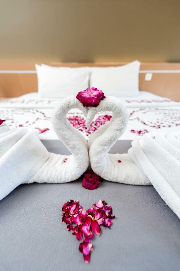 Nava Hotel Tawangmangu Eksteriør bilde